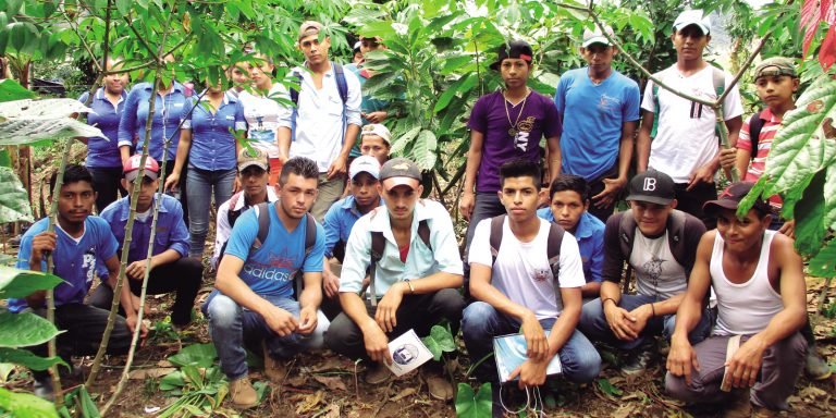Ríos de Agua Viva facilita conocimientos en manejo de Monilia y genética del cacao